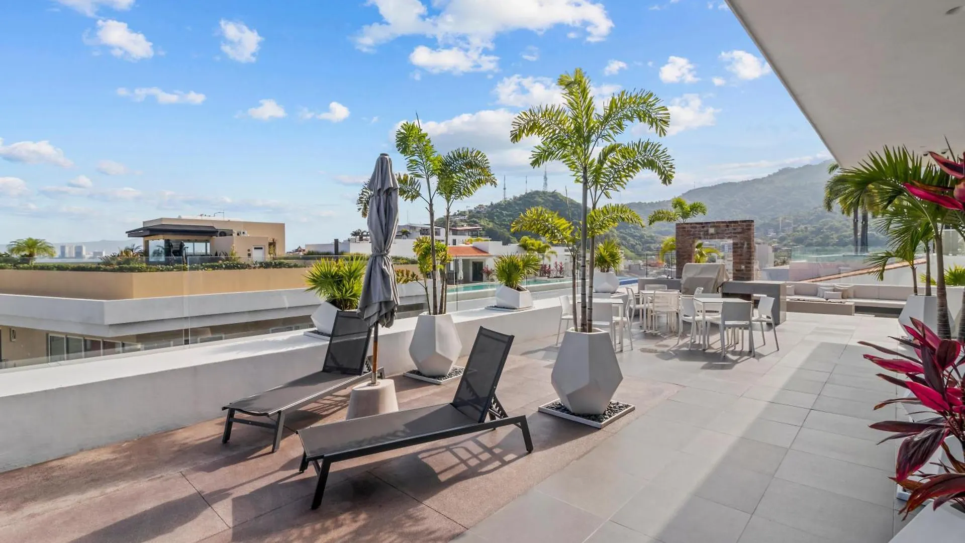 Studio In Central Location, Rooftop Pool, Hot Tub, Gym, Fire Pit プエルトバラータ 0*,  メキシコ